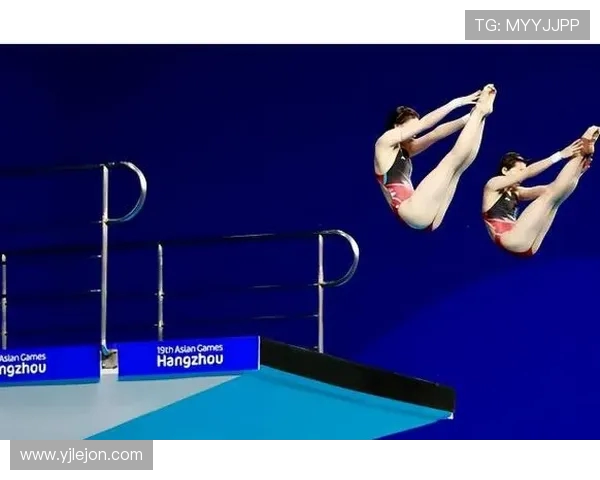 跳水运动的魅力与挑战:从技巧到心理素质的全面剖析 跳水运动的魅力与挑战:从技巧到心理素质的全面剖析