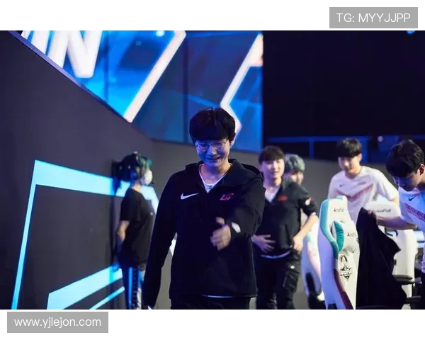 深度对话：周丽如何在英雄联盟中找到自我与成长的旅程